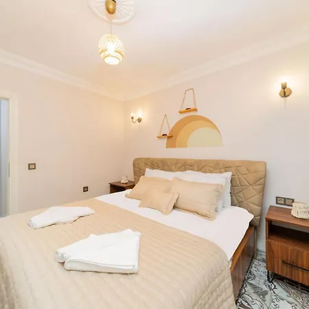Dublex Flat With Lovely Balcony In Kepez 公寓 *